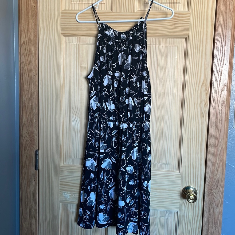 BANANA REPUBLIC black and white floral dress | Size M | In excellent condition